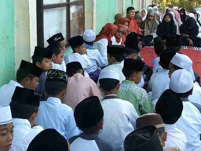 Kegiatan Jumat Manis SDN 1 Klampokan