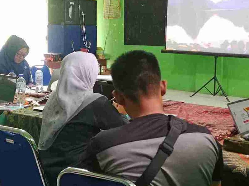 Rapat Tentang Pembagian Tugas  Guru Dan Jadwal Pembelajaran