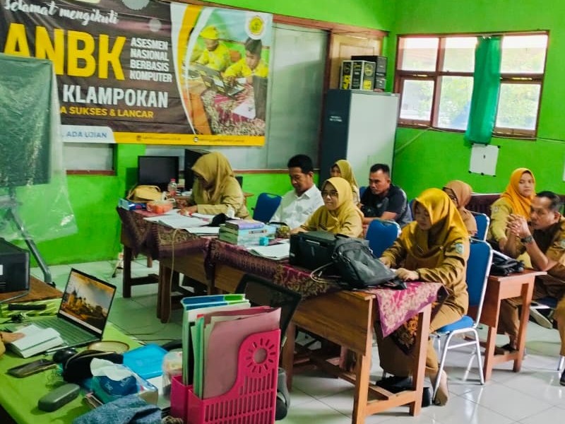 Rapat Pembahasan Pemberkasan Administrasi Guru
